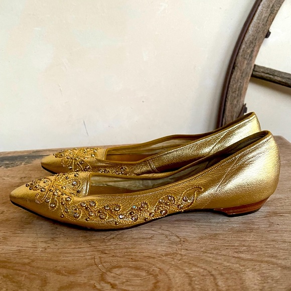SBICCA LAMPLIGHTERS Vtg 80’s Gold Metallic Leather Embroidered Beaded Flats 5B - Picture 2 of 11